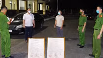 Tự chế giấy đi đường để thông chốt kiểm dịch