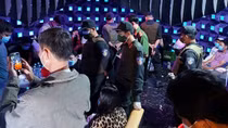 Hơn 20 người dương tính ma túy hát karaoke với F0