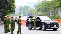 Hà Nội ngày đầu siết chặt giấy đi đường: Đa số người dân chỉ bị nhắc nhở
