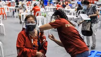 Đông Nam Á chuyển hướng “chung sống” với COVID-19