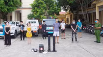 9 nam nữ tụ tập “bay lắc” tại cửa hàng quần áo nam