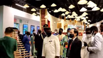 Tổng thống Sierra Leone thăm Nhà Triển lãm Việt Nam tại EXPO 2020 Dubai