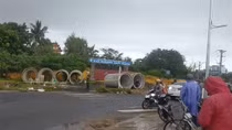 Phát hiện thi thể người đàn ông chết cháy trong ống cống