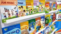 Đề xuất đưa sách giáo khoa vào nhóm hàng hoá thiết yếu