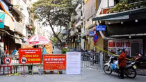 Hà Nội có thể hạn chế hoặc dừng các dịch vụ không thiết yếu theo cấp độ dịch