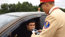 Tăng cường kiểm tra nồng độ cồn để giảm thiểu TNGT