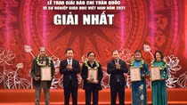 Trao giải báo chí toàn quốc "Vì sự nghiệp giáo dục Việt Nam" năm 2021