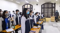 Hà Nội: Ngày đầu trở lại trường của học sinh lớp 12