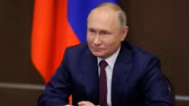Tổng thống Putin so sánh Omicron với "vaccine ngừa COVID-19 sống"