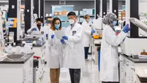 Vingroup nhận chuyển giao độc quyền công nghệ sản xuất vaccine mRNA tại Việt Nam