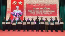 Trao thưởng chuyên án bắt hơn 340 nghìn viên ma túy tổng hợp qua biên giới