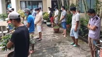 Phá trường gà, 1 con bạc dương tính với SARS-CoV-2