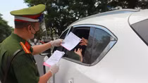 Hà Nội triển khai phần mềm khai báo COVID-19 tại các chốt kiểm soát phòng, chống dịch