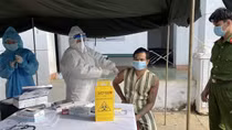 Tiêm vaccine phòng COVID-19 cho các đối tượng đang bị tạm giữ, can, phạm nhân