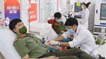 Đoàn thanh niên Công an tỉnh Quảng Bình hiến máu giữa mùa dịch