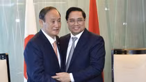 Thủ tướng Phạm Minh Chính tiếp cựu Thủ tướng Suga Yoshihide