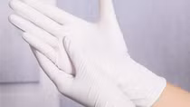 Điều tra vụ lừa đảo mua bán găng tay y tế, chiếm đoạt 4,8 tỷ đồng