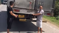 Ngăn chặn nhiều vụ buôn thuốc lá từ Long An về TP Hồ Chí Minh