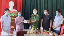 Trao trả 8 chỉ vàng và 8,5 triệu đồng để quên trong chiếc hộp máy tính cũ