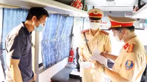 Đảm bảo an toàn giao thông nơi tuyến đầu chống dịch