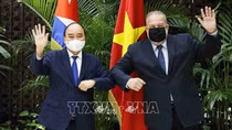 Chủ tịch nước Nguyễn Xuân Phúc hội kiến Thủ tướng Cuba Manuel Marrero Cruz