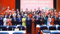 Thủ tướng gặp mặt nghệ sỹ, nhà báo, vận động viên tiêu biểu nhân dịp Năm Mới