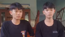 Anh em song sinh tình nguyện nhập ngũ nghĩa vụ trong Công an nhân dân