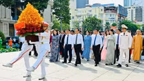 TP Hồ Chí Minh tưởng niệm, tri ân các Anh hùng Liệt sĩ và lãnh tụ cách mạng