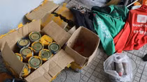 Bắt tạm giam nhóm đối tượng tạt sơn, ném chất bẩn để đòi nợ