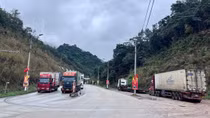 Cửa khẩu phía Bắc sôi động trở lại sau Tết, hàng hóa thông quan tăng mạnh