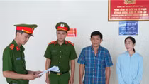 Bắt tạm giam đối tượng sản xuất, buôn bán nước hoa giả