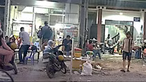 Một phường có tới 35 nhà xe mở điểm bán vé, đón khách và giao nhận hàng