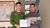 Nhận gần 500 triệu đồng chuyển nhầm, người đàn ông nhờ Công an trả lại chủ tài khoản