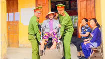 Những hình ảnh đẹp của lực lượng Công an trong ngày bầu cử
