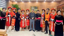 Có anh về, bản làng ấm lửa