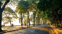 Hà Nội sáng sương mù sau hửng nắng nhẹ, Nam Bộ trời nóng 35 độ C
