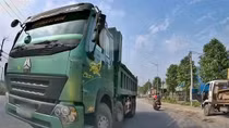 Phạt 19 triệu đồng tài xế xe “hổ vồ” ngông nghênh đi ngược chiều trên quốc lộ
