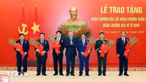 Trao Huân chương cao quý tặng các lãnh đạo Đảng, Nhà nước và cán bộ cấp cao