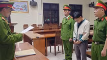Tạm giữ tài xế ôtô tông nhiều người tại cây xăng ở Đà Lạt