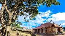Viết trước đình làng