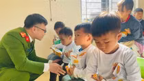 Chiến sĩ Công an “sưởi ấm” vùng cao Xứ Thanh