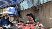 Hàng hoá Mùng 6 Tết dồi dào, giá cả ổn định