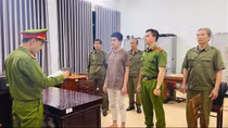 Kẻ đâm chết người tình của mẹ từng “đi lạc” ở Khánh Hòa