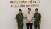 Khởi tố, bắt giam đối tượng cố tình đỗ ô tô chặn lối vào hầm chung cư