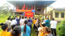 Bà con biên giới dọc dãy Trường Sơn trước ngày hội lớn