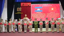 Bế giảng lớp bồi dưỡng cho cán bộ Bộ Nội vụ Campuchia