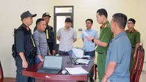 Khởi tố đối tượng rao bán thuốc nam "dởm" trên mạng xã hội
