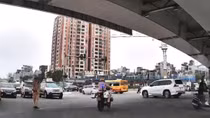 CSGT mở đường đưa bệnh nhân viêm ruột thừa cấp đi cấp cứu kịp thời