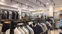 Thu giữ gần 500 sản phẩm nghi giả nhãn hiệu thời trang quốc tế