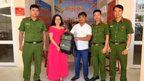Công an Quảng Ngãi hỗ trợ phụ nữ tìm lại hành lý thất lạc có giá trị